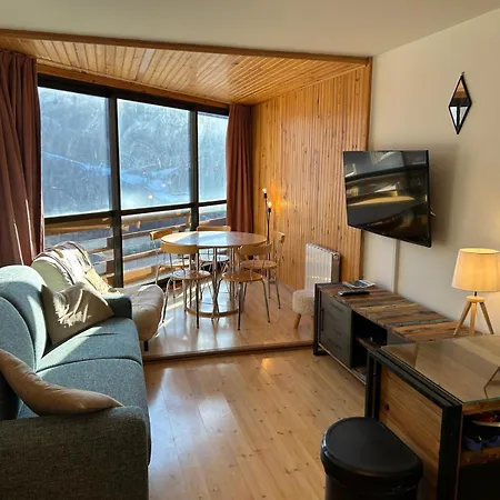 Apartment 2000 *